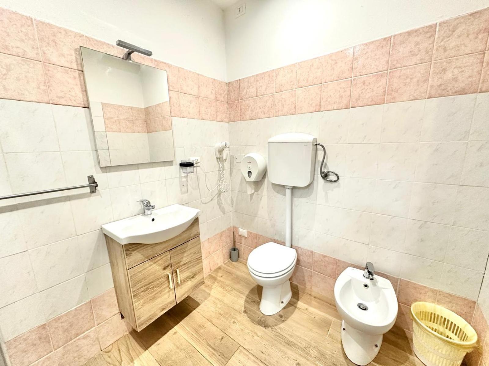 Camera Familiare con Bagno Privato